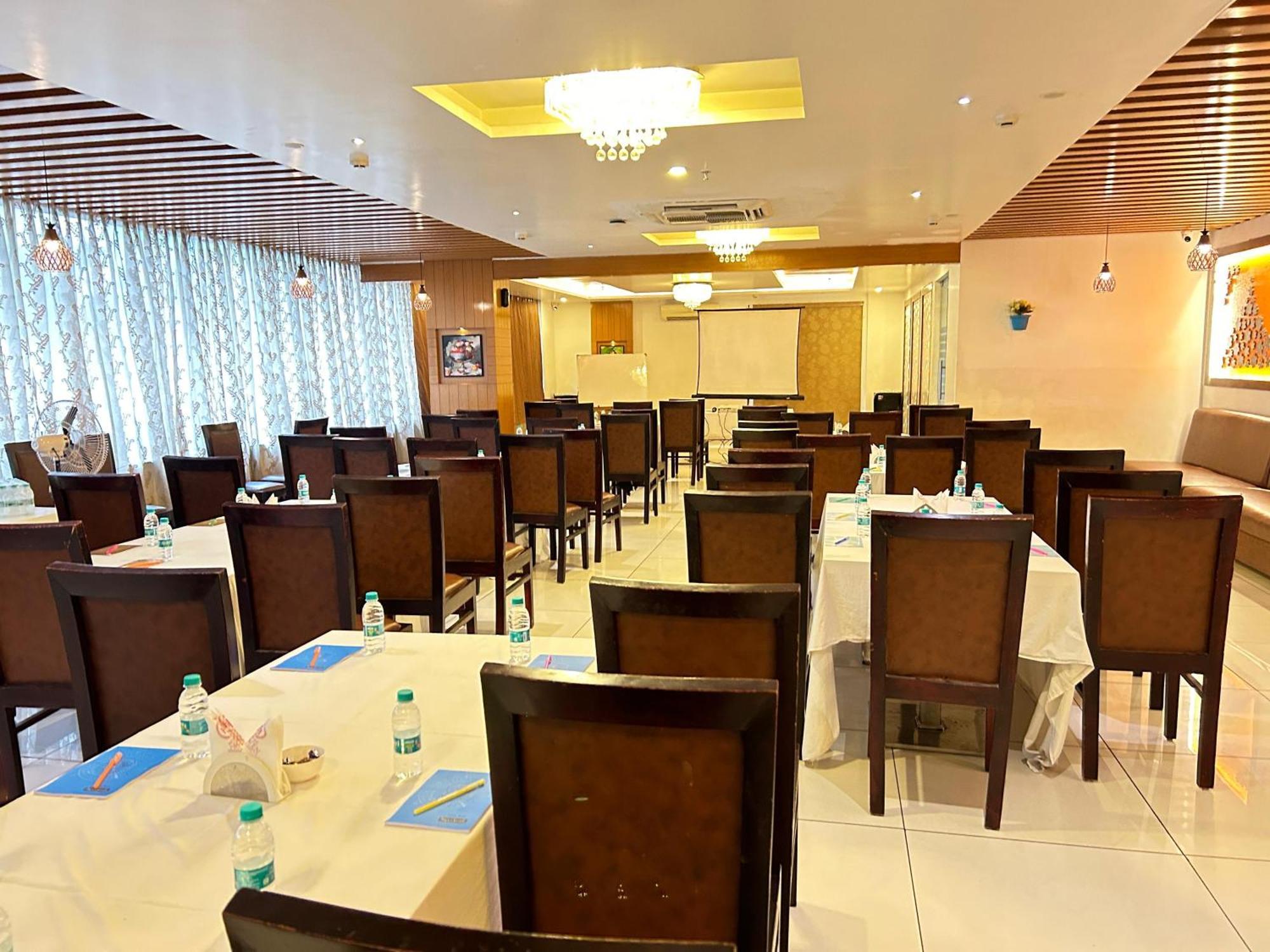 Hotel Lorven Visakhapatnam Esterno foto